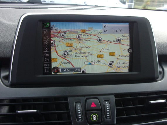 BMW S&eacute;rie 2 active tourer BMW S&eacute;rie 2 Active Tourer 218d 150ch Lounge A-014.jpg